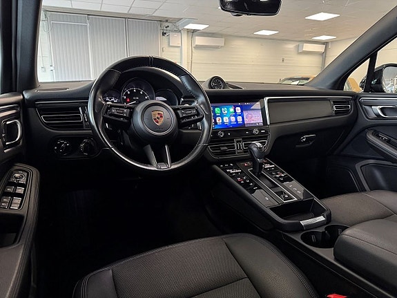 Porsche Macan 12 of 24