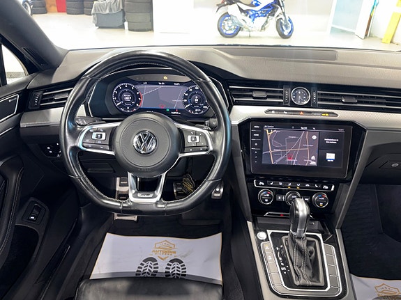 Volkswagen Passat 4 of 15