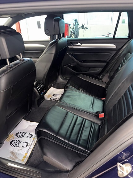Volkswagen Passat 10 of 15
