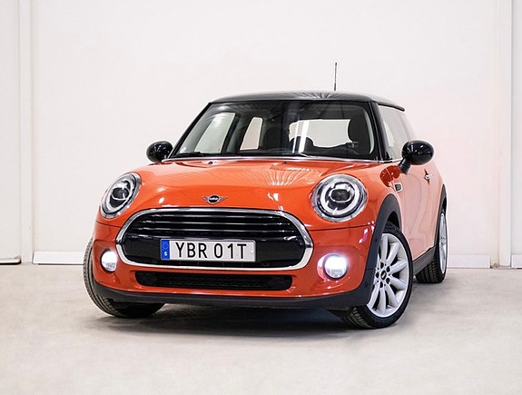 MINI Cooper 2 of 5