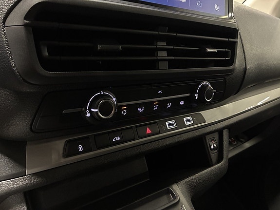 Peugeot e-Expert 14 of 18