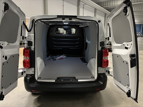 Peugeot e-Expert 12 of 18