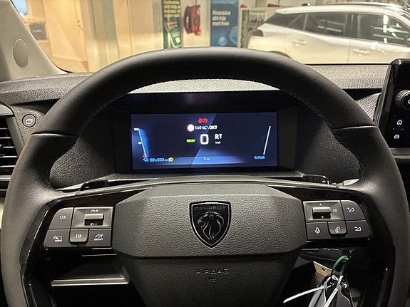 Peugeot e-Expert 18 of 18