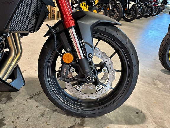 Honda CB750C Hornet E-Clutch 7 of 12