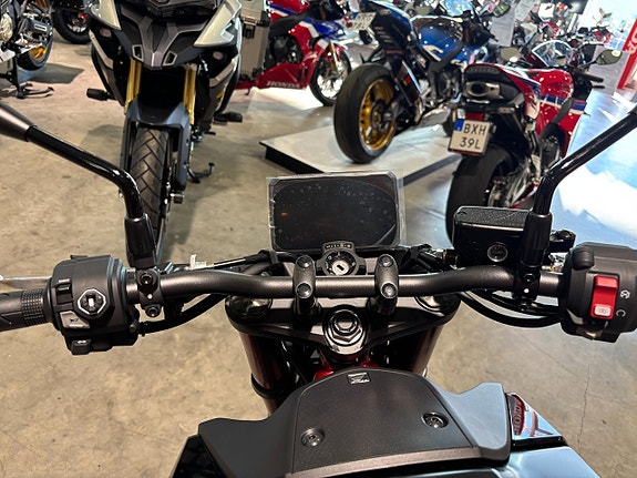 Honda CB750C Hornet E-Clutch 12 of 12