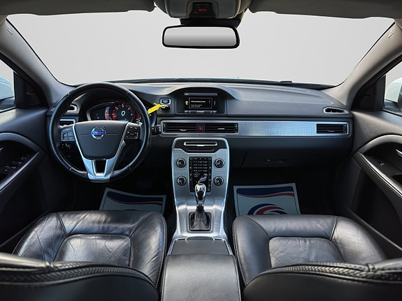 Volvo XC70 13 of 24