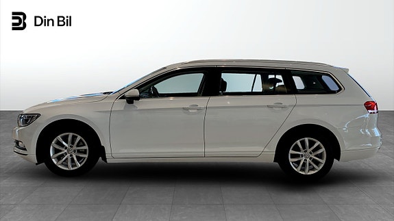 Volkswagen Passat 2 of 14