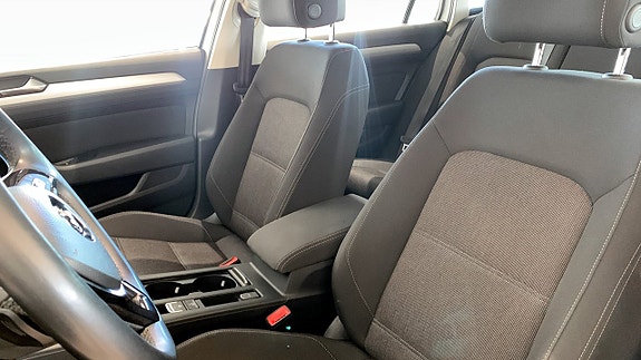 Volkswagen Passat 8 of 14