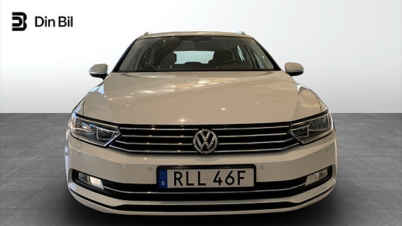 Volkswagen Passat 4 of 14