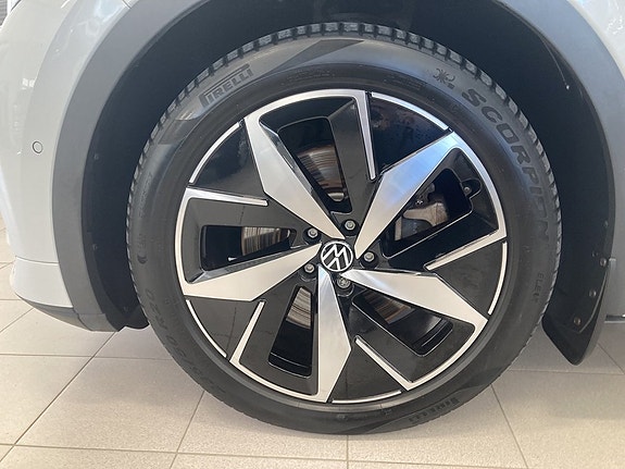 Volkswagen ID.5 GTX 8 of 24