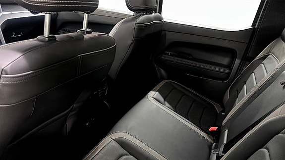 Volkswagen Amarok 11 of 12