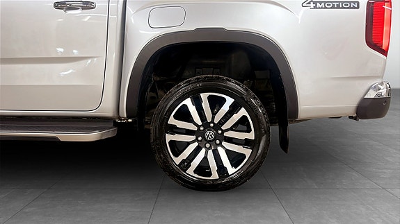 Volkswagen Amarok 6 of 12
