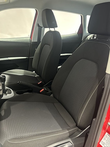 Seat Arona 10 of 18