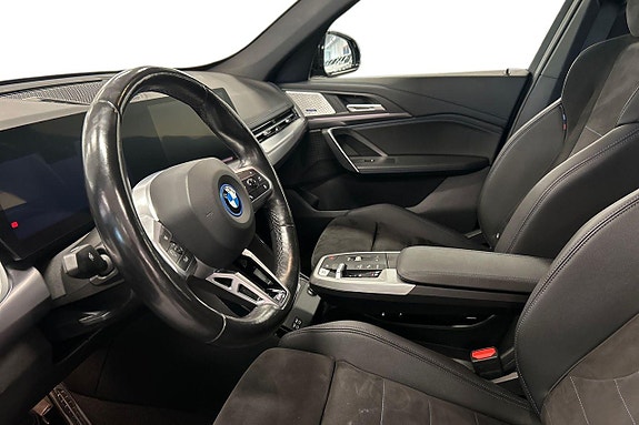 BMW iX1 12 of 19
