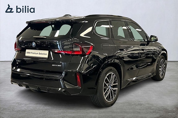 BMW iX1 16 of 19