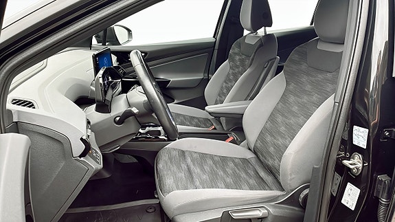 Volkswagen ID.4 8 of 12