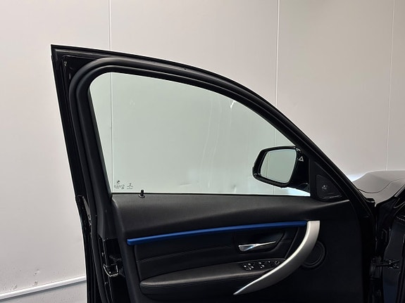 BMW 330d 15 of 30