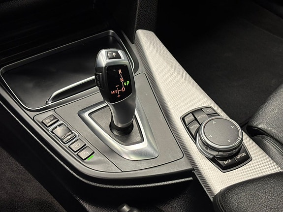 BMW 330d 24 of 30