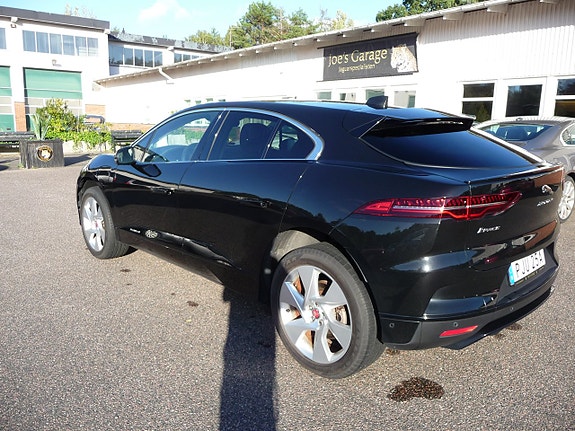 Jaguar I-PACE 2 of 3