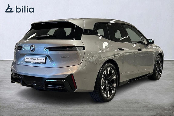 BMW iX 16 of 20