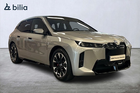 BMW iX 17 of 20