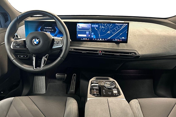 BMW iX 8 of 20