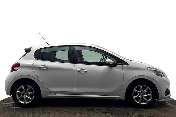 Peugeot 208 5 of 25
