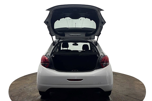 Peugeot 208 8 of 25