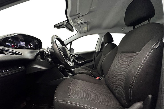Peugeot 208 12 of 25