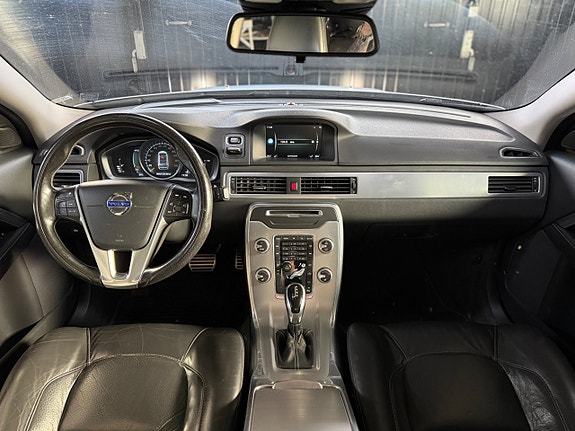Volvo V70 10 of 14