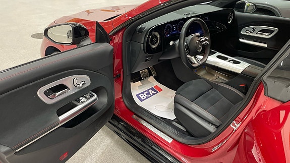 Mercedes-Benz CLA350 6 of 7