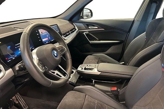 BMW iX1 12 of 19