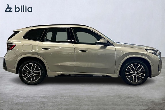 BMW iX1 15 of 19
