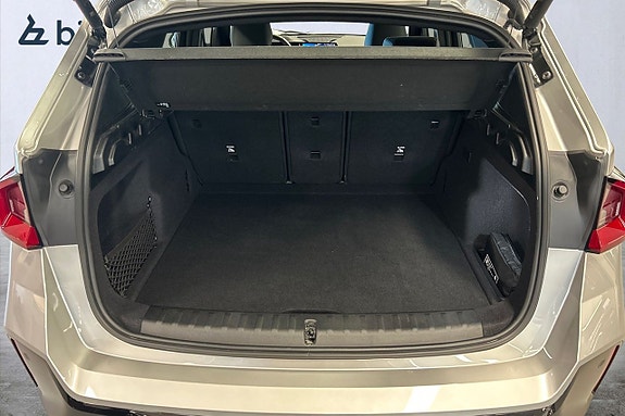 BMW iX1 10 of 19