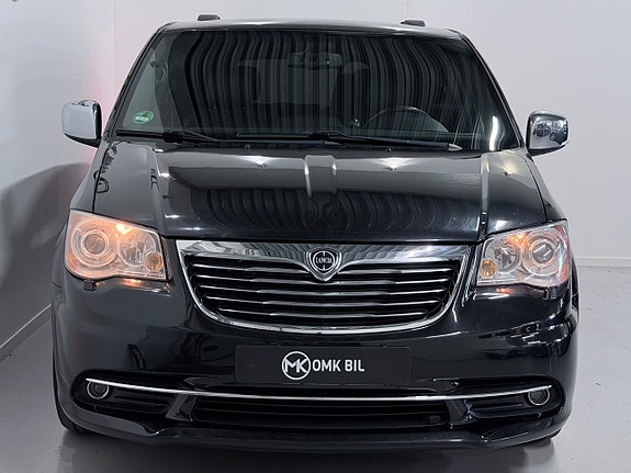Lancia Voyager 9 of 28