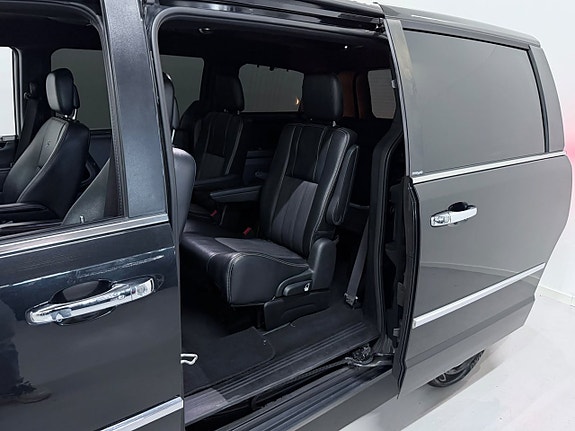 Lancia Voyager 11 of 28