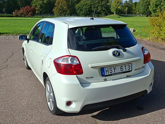 Toyota Auris 7 of 20