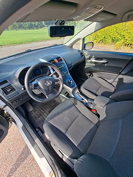 Toyota Auris 12 of 20