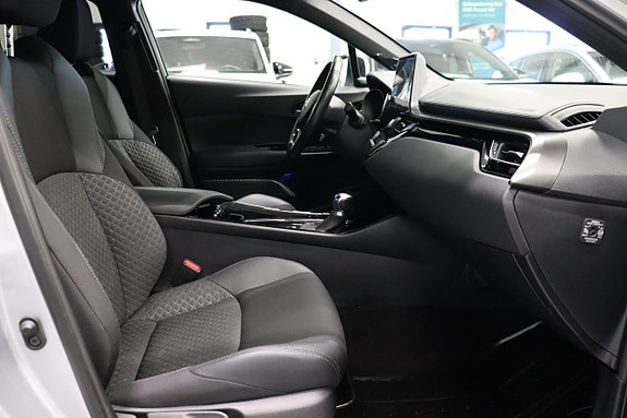 Toyota C-HR 8 of 26