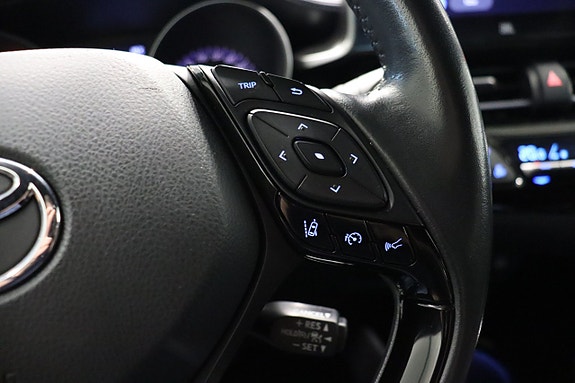 Toyota C-HR 15 of 26