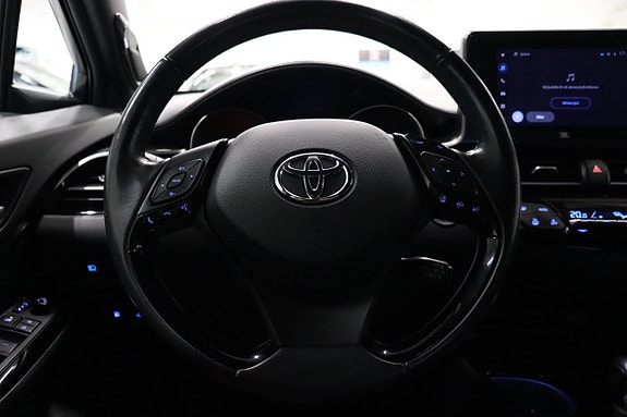 Toyota C-HR 12 of 26