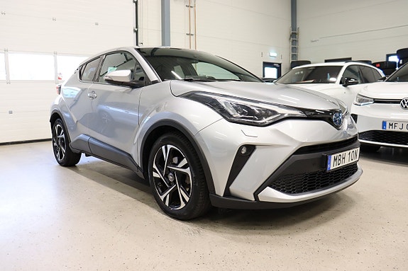 Toyota C-HR 2 of 26