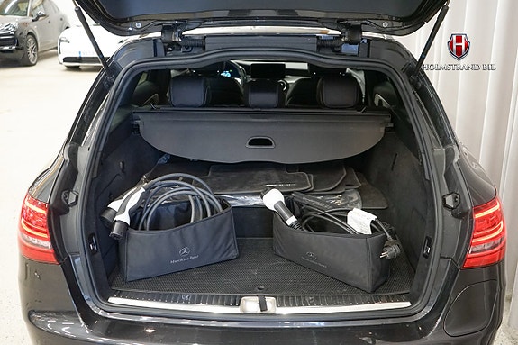 Mercedes-Benz C300 21 of 23