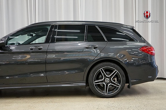 Mercedes-Benz C300 8 of 23