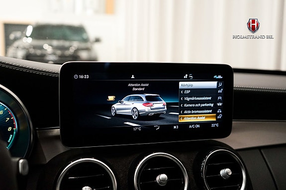 Mercedes-Benz C300 16 of 23