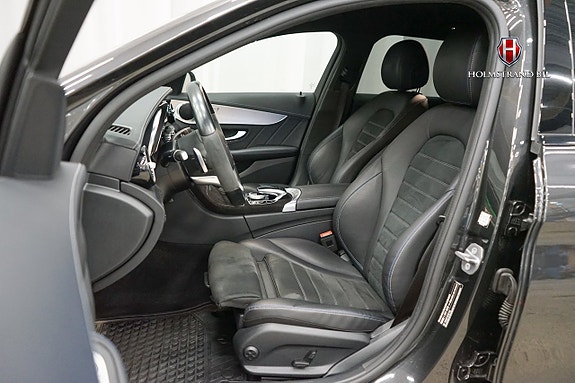 Mercedes-Benz C300 10 of 23