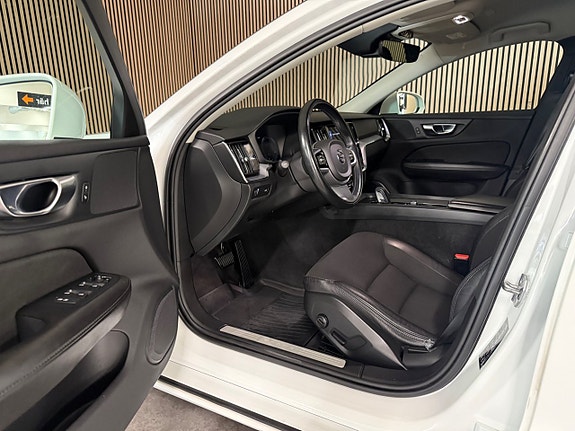 Volvo V60 10 of 27