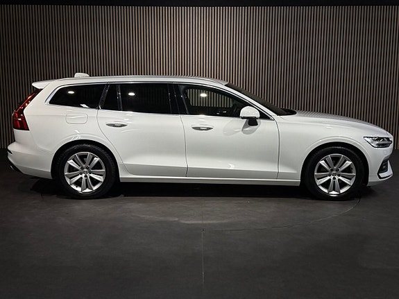Volvo V60 3 of 27