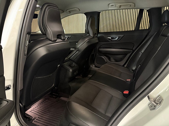Volvo V60 12 of 27