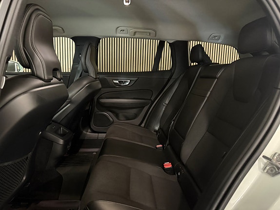 Volvo V60 13 of 27